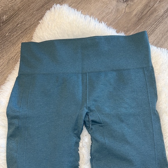 Lululemon Ebb to Street Pant - Size 12 - Picture 6 of 10